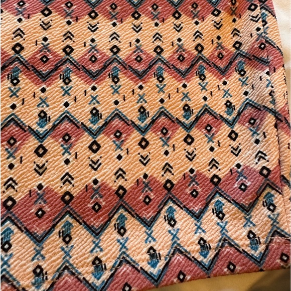 •NWT•L•GORGEOUS PINK UNIQUE PRINT CASSIE PENCIL SKIRT• - Picture 5 of 16